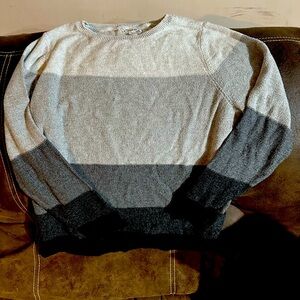 Women’s Sweater size XL
